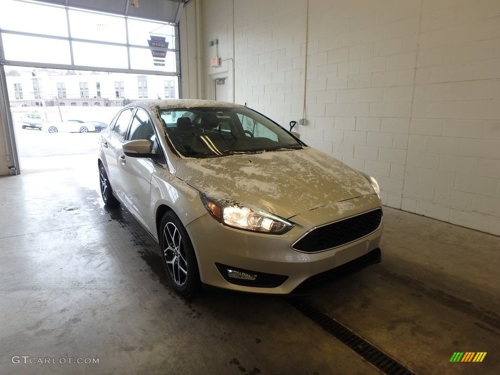 2018 Focus SEL Sedan - White Gold / Charcoal Black photo #1