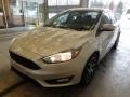 White Gold - Focus SEL Sedan Photo No. 4