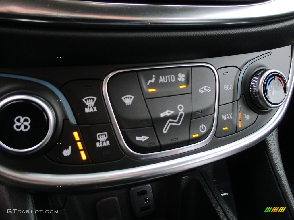 2018 Chevrolet Volt Premier Controls Photo #124639495