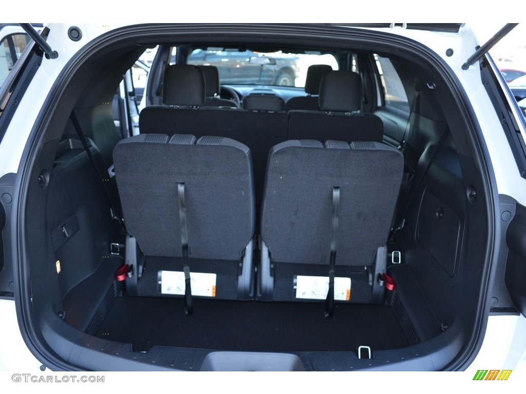 2018 Explorer XLT 4WD - Oxford White / Medium Stone photo #9