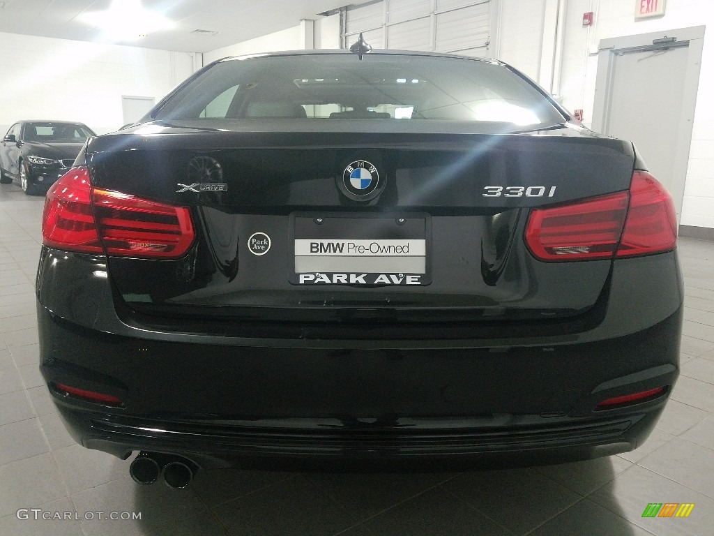 2017 3 Series 330i xDrive Sedan - Black Sapphire Metallic / Black photo #4