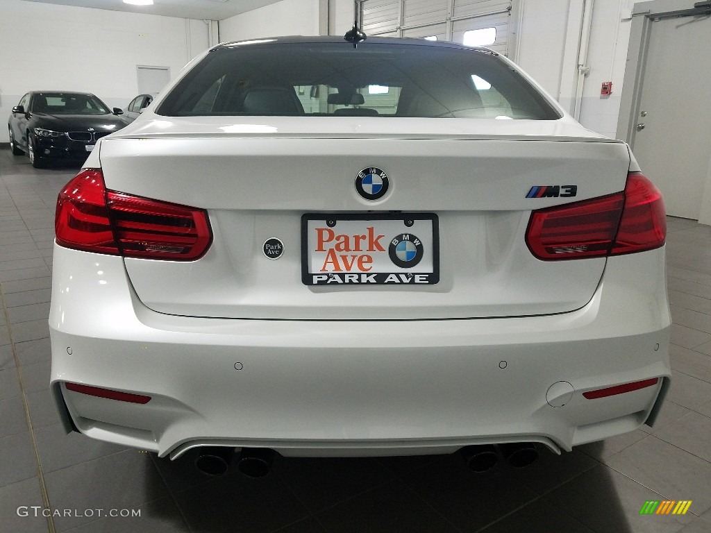 2018 M3 Sedan - Mineral White Metallic / Black photo #4