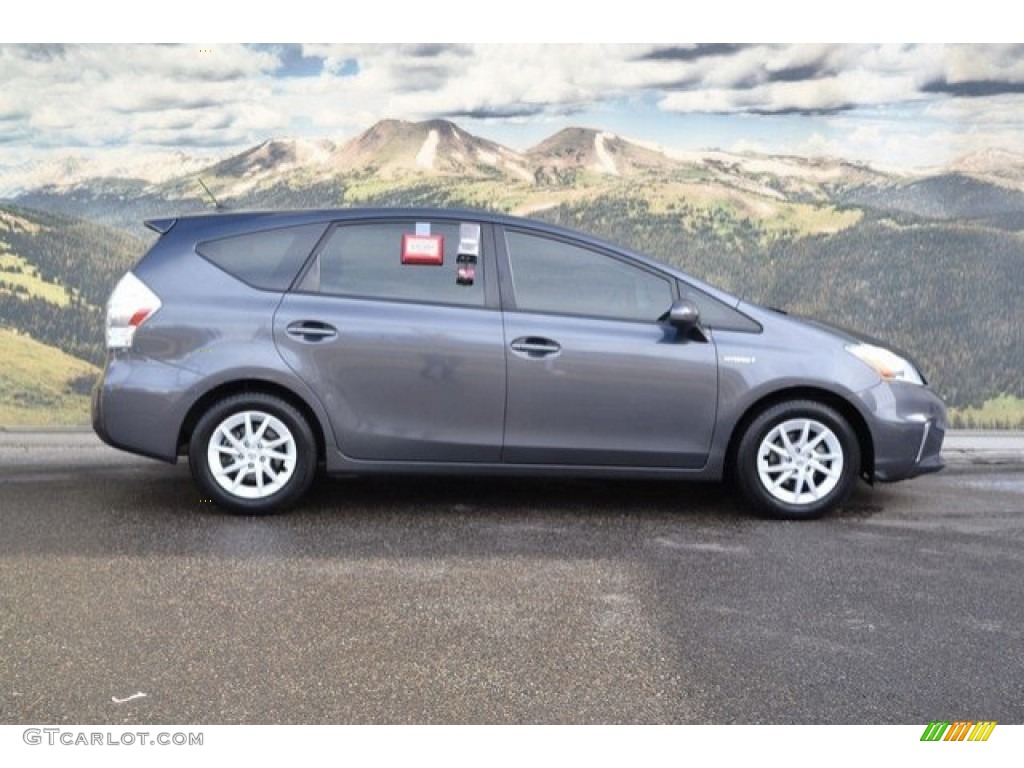 2013 Prius v Three Hybrid - Magnetic Gray Metallic / Dark Gray photo #2