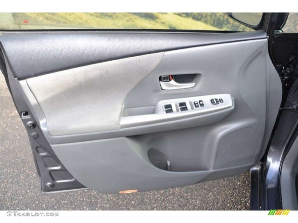 2013 Prius v Three Hybrid - Magnetic Gray Metallic / Dark Gray photo #24