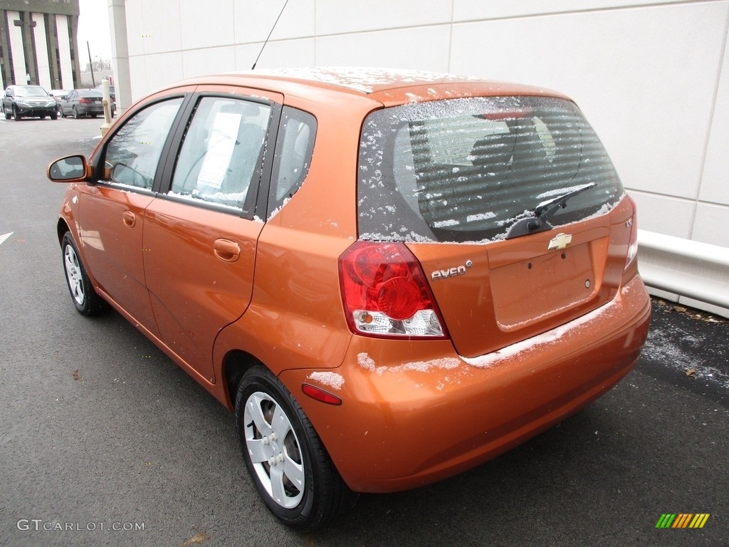 2007 Aveo 5 LS Hatchback - Spicy Orange / Charcoal Black photo #3