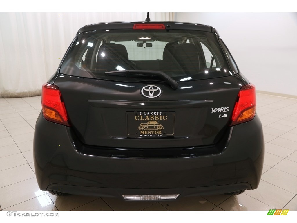2016 Yaris 5-Door LE - Black Sand Pearl / Black photo #16