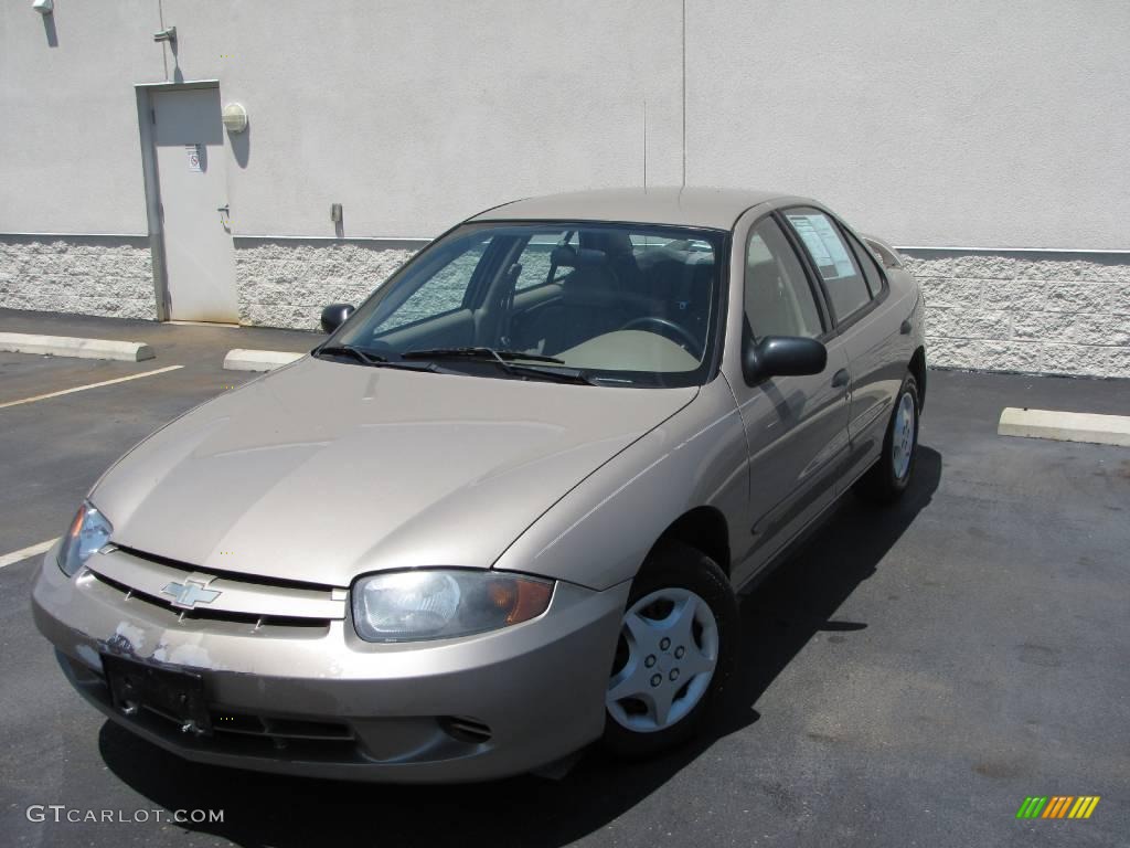 2004 Cavalier Sedan - Sandrift Metallic / Neutral photo #2