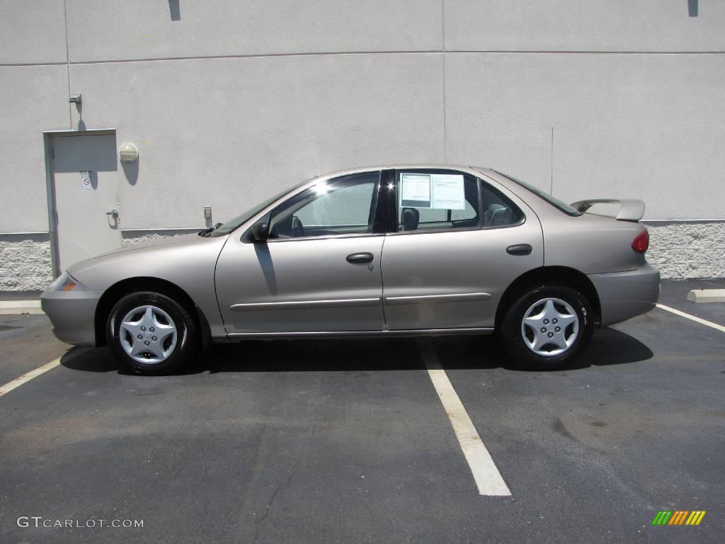 2004 Cavalier Sedan - Sandrift Metallic / Neutral photo #3