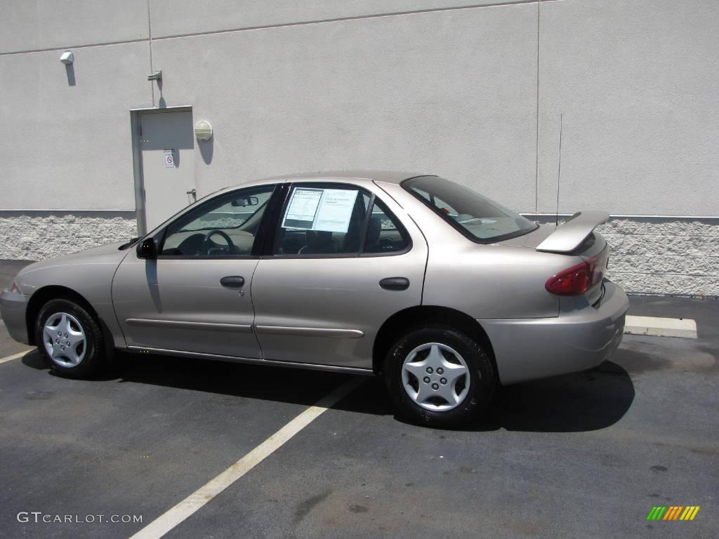 2004 Cavalier Sedan - Sandrift Metallic / Neutral photo #5