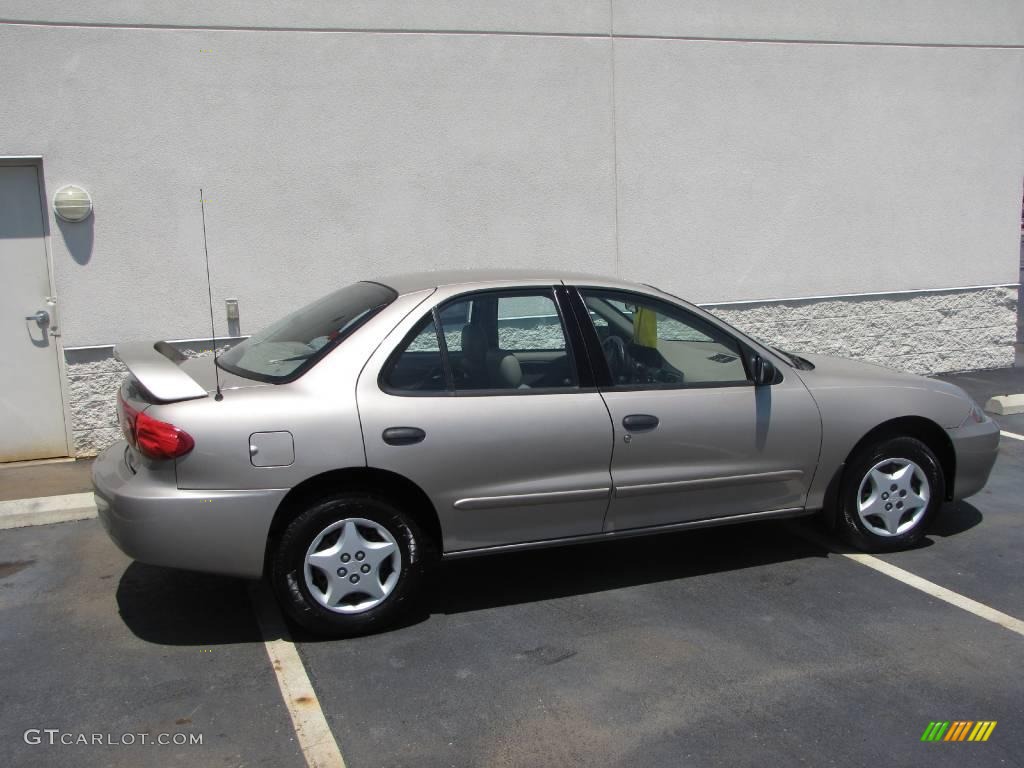 2004 Cavalier Sedan - Sandrift Metallic / Neutral photo #6