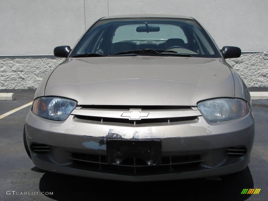 2004 Cavalier Sedan - Sandrift Metallic / Neutral photo #7