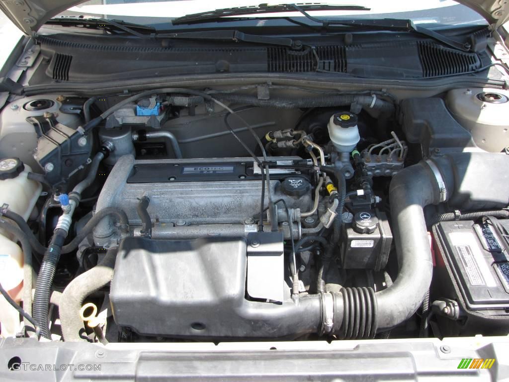 2004 Cavalier Sedan - Sandrift Metallic / Neutral photo #15