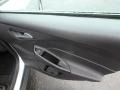 Ingot Silver - Focus SE Hatchback Photo No. 14
