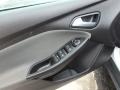 Ingot Silver - Focus SE Hatchback Photo No. 19