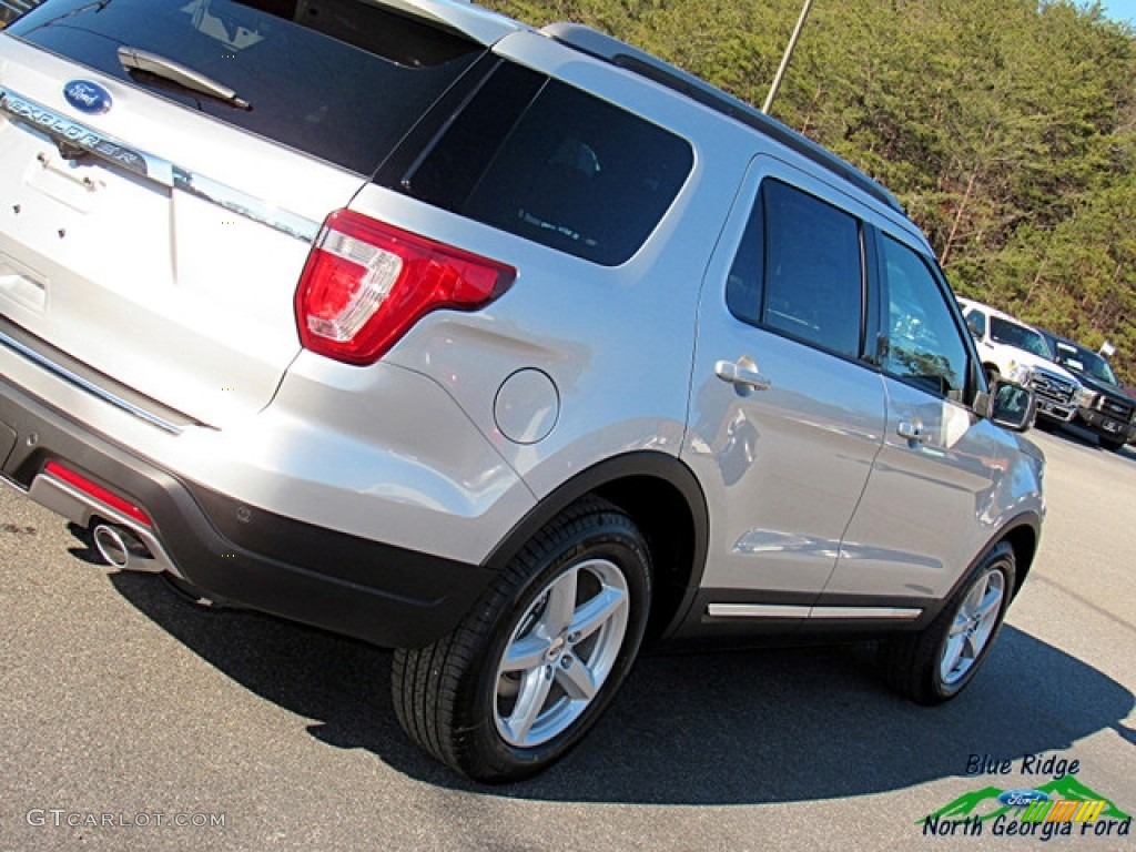 2018 Explorer XLT - Ingot Silver / Ebony Black photo #32