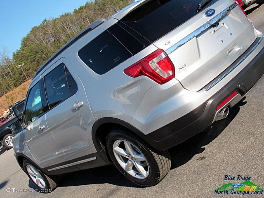 2018 Explorer XLT - Ingot Silver / Ebony Black photo #33