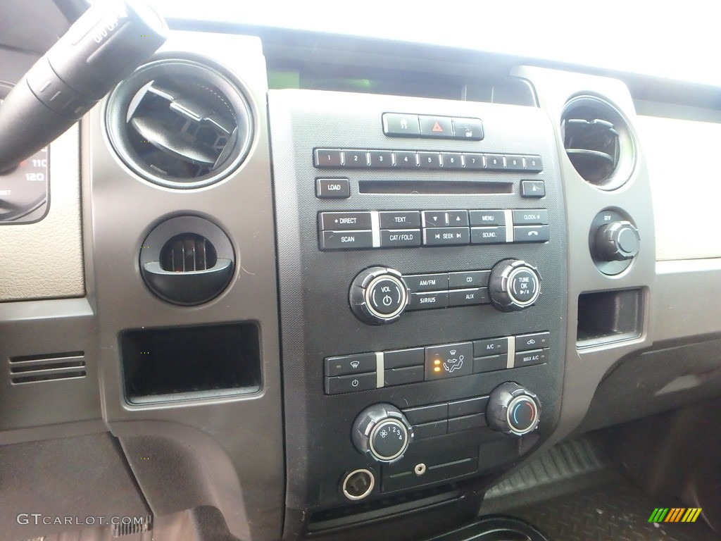 2010 F150 STX SuperCab 4x4 - Ingot Silver Metallic / Medium Stone photo #28