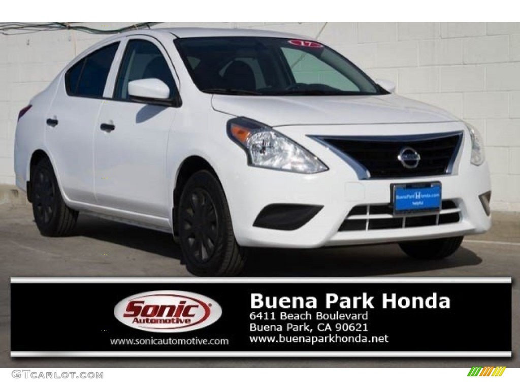 Fresh Powder White Nissan Versa