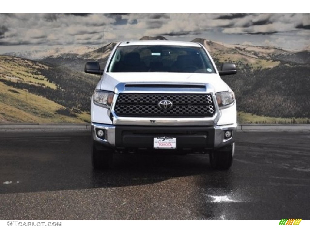 2018 Tundra SR5 CrewMax 4x4 - Super White / Graphite photo #2