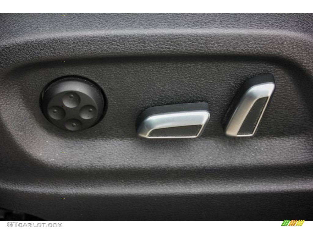 2017 Audi Q5 3.0 TFSI Premium Plus quattro Controls Photo #124678243
