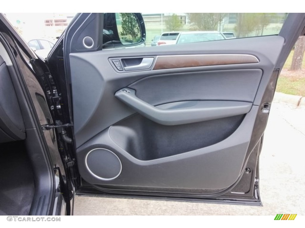 2017 Audi Q5 3.0 TFSI Premium Plus quattro Door Panel Photos
