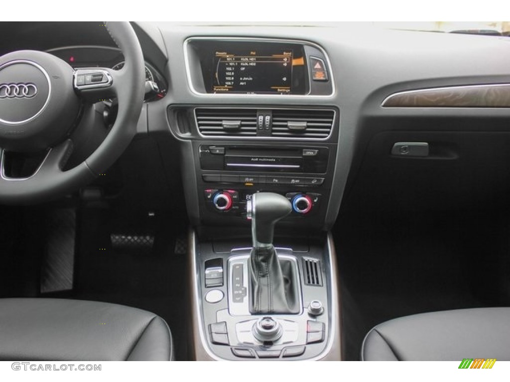 2017 Audi Q5 3.0 TFSI Premium Plus quattro Controls Photo #124678318