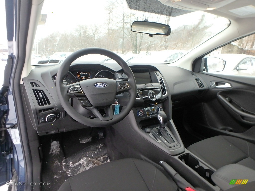 2018 Ford Focus SEL Hatch Front Seat Photo #124685166