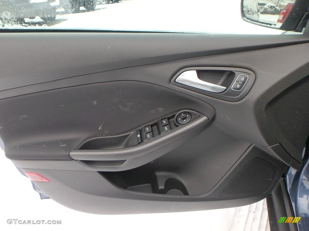 2018 Focus SEL Hatch - Blue Metallic / Charcoal Black photo #14