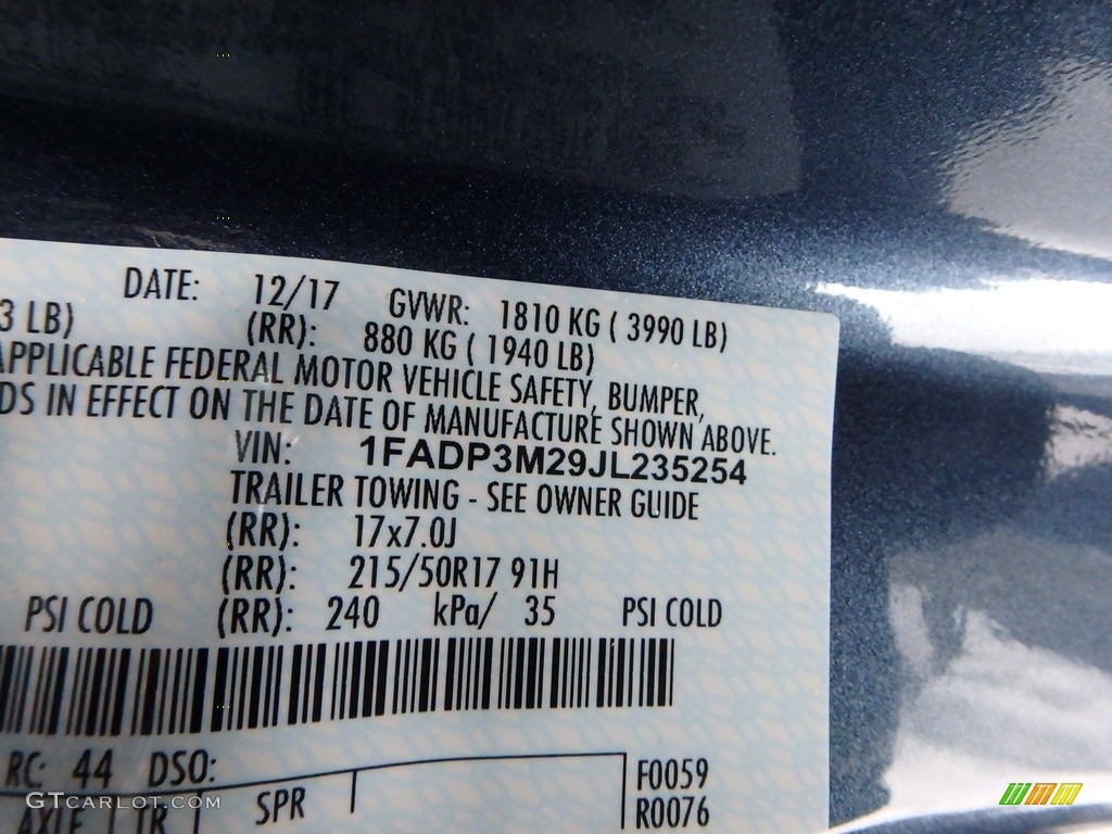 2018 Focus SEL Hatch - Blue Metallic / Charcoal Black photo #15