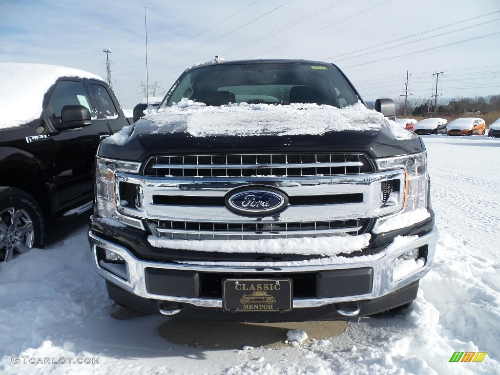 2018 F150 XLT SuperCab 4x4 - Shadow Black / Earth Gray photo #2