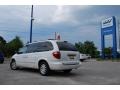 Stone White - Town & Country LXi Photo No. 35