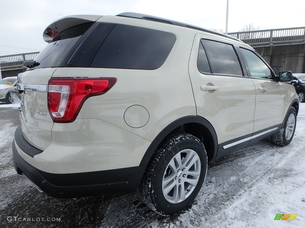 2018 Explorer XLT 4WD - Platinum Dune / Ebony Black photo #3