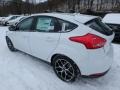 Oxford White - Focus SEL Hatch Photo No. 6