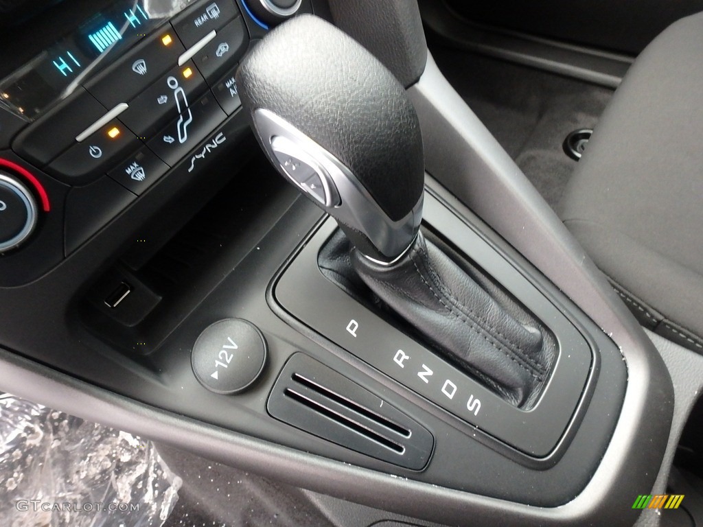 2018 Ford Focus SEL Hatch Transmission Photos