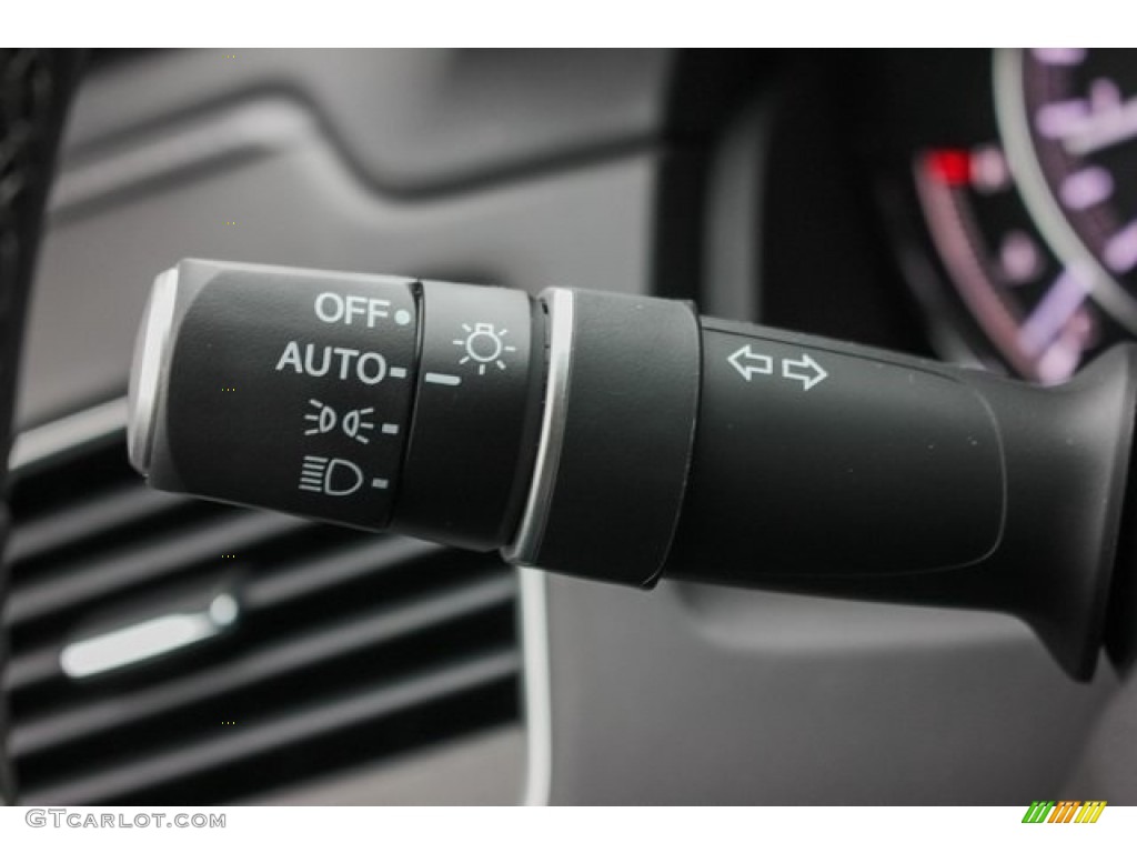 2018 Acura RLX Technology Controls Photo #124699077