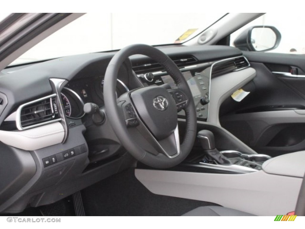 2018 Camry XLE V6 - Predawn Gray Mica / Ash photo #12