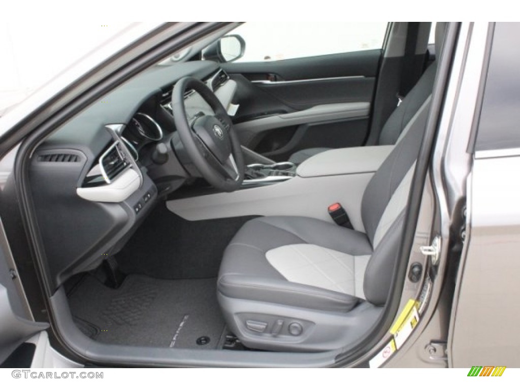 2018 Camry XLE V6 - Predawn Gray Mica / Ash photo #13