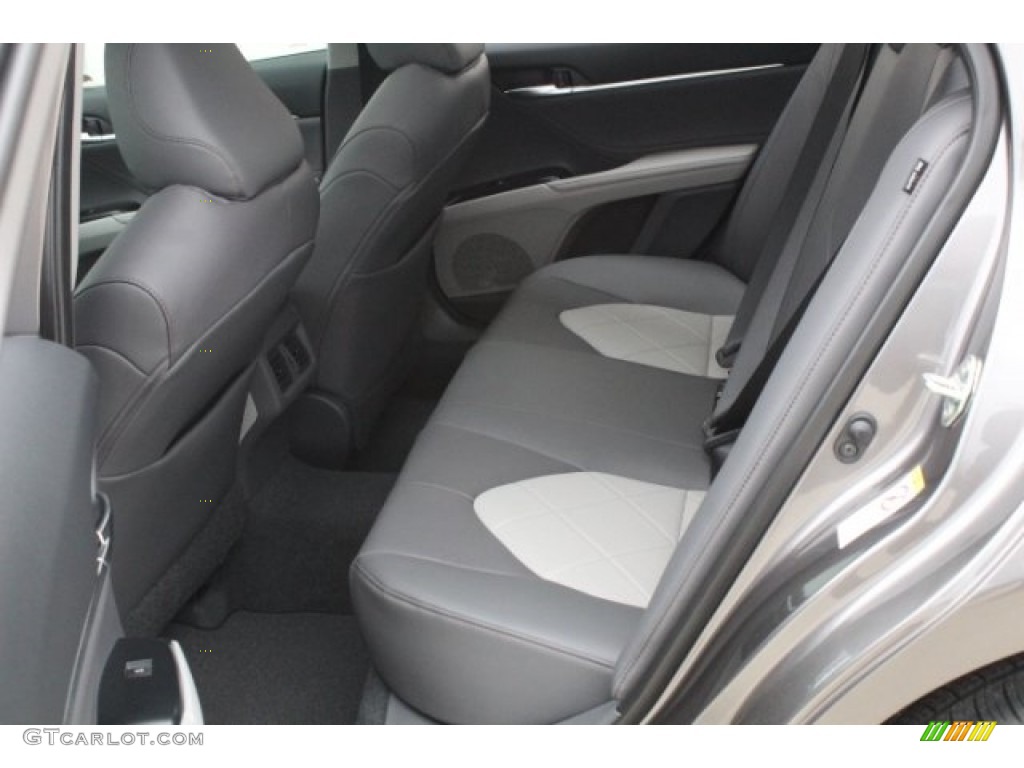 2018 Camry XLE V6 - Predawn Gray Mica / Ash photo #23