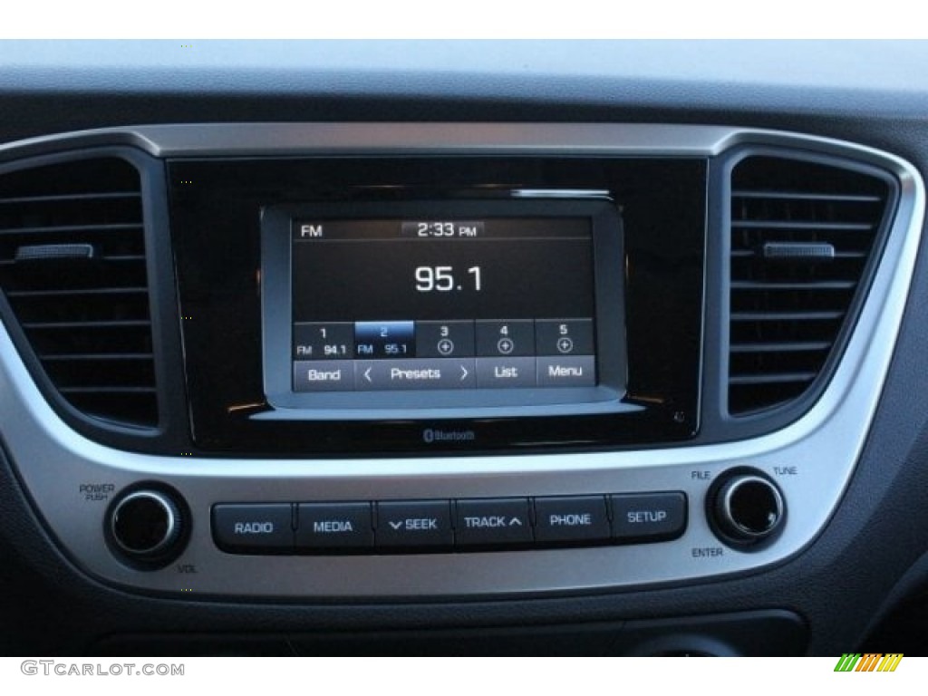 2018 Hyundai Accent SE Controls Photo #124706509