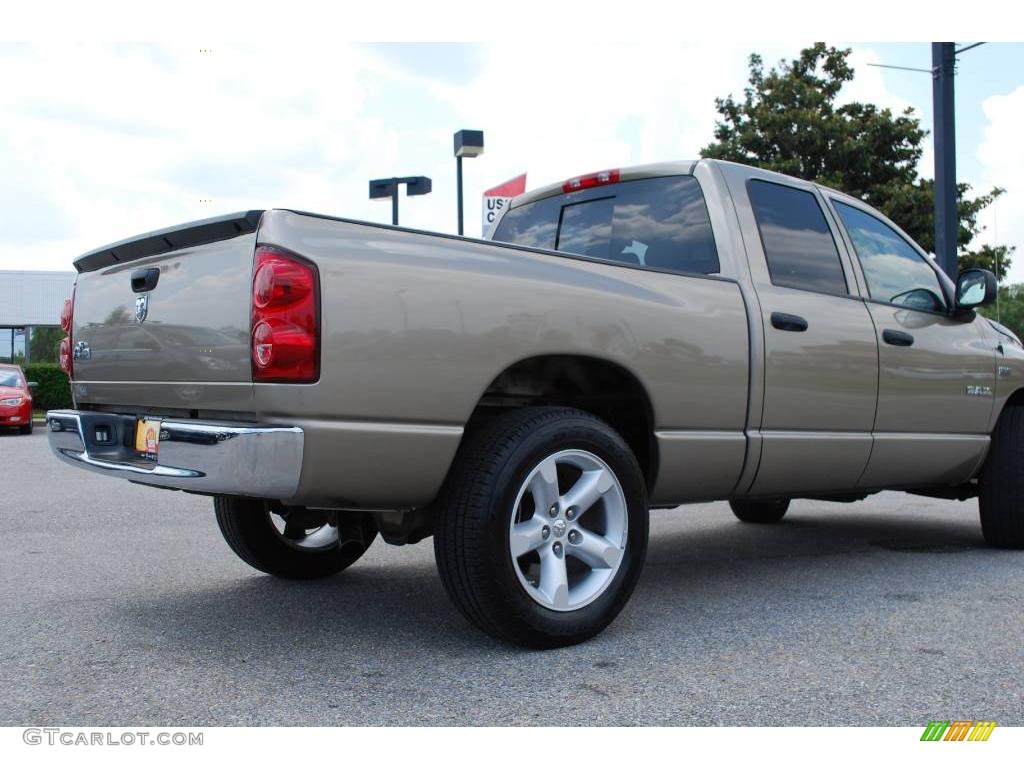 2008 Ram 1500 Big Horn Edition Quad Cab - Light Khaki Metallic / Khaki photo #7