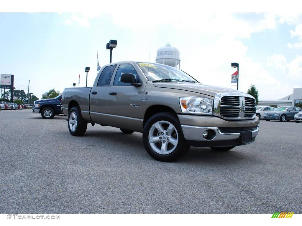 2008 Ram 1500 Big Horn Edition Quad Cab - Light Khaki Metallic / Khaki photo #9