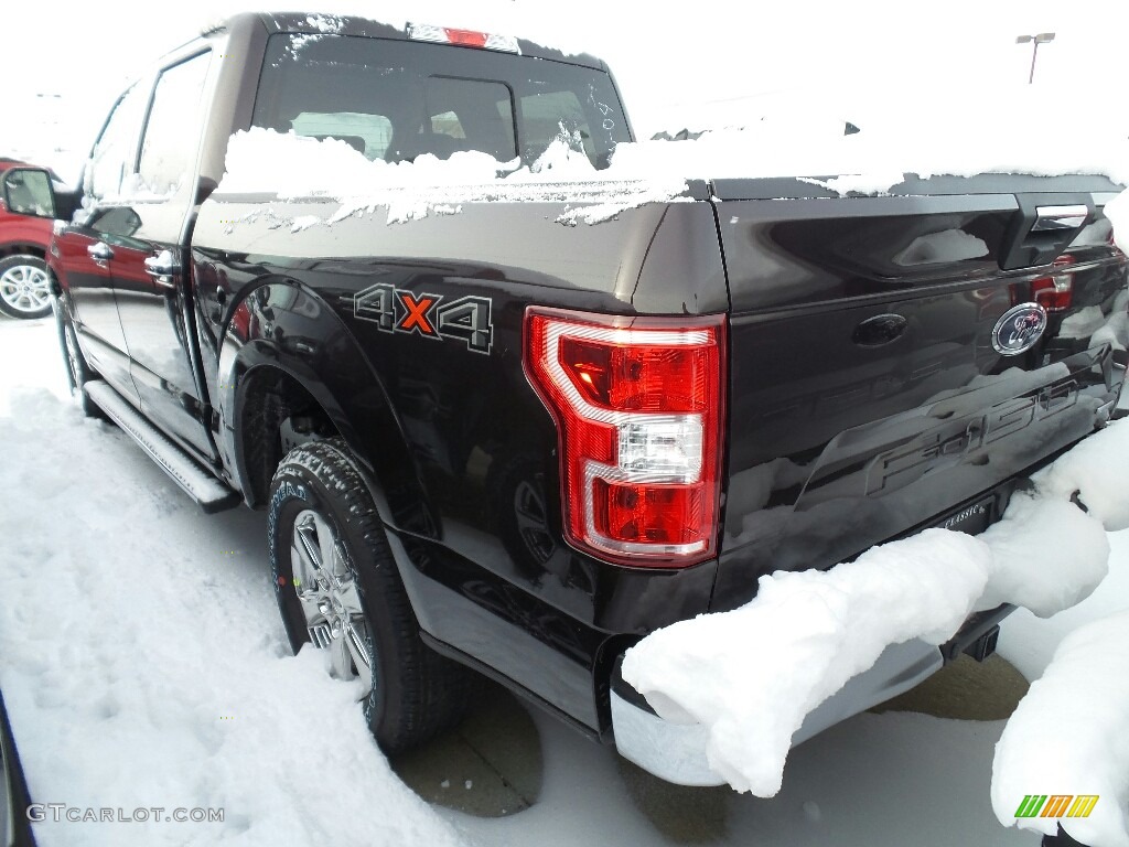 2018 F150 XLT SuperCrew 4x4 - Magma Red / Earth Gray photo #3