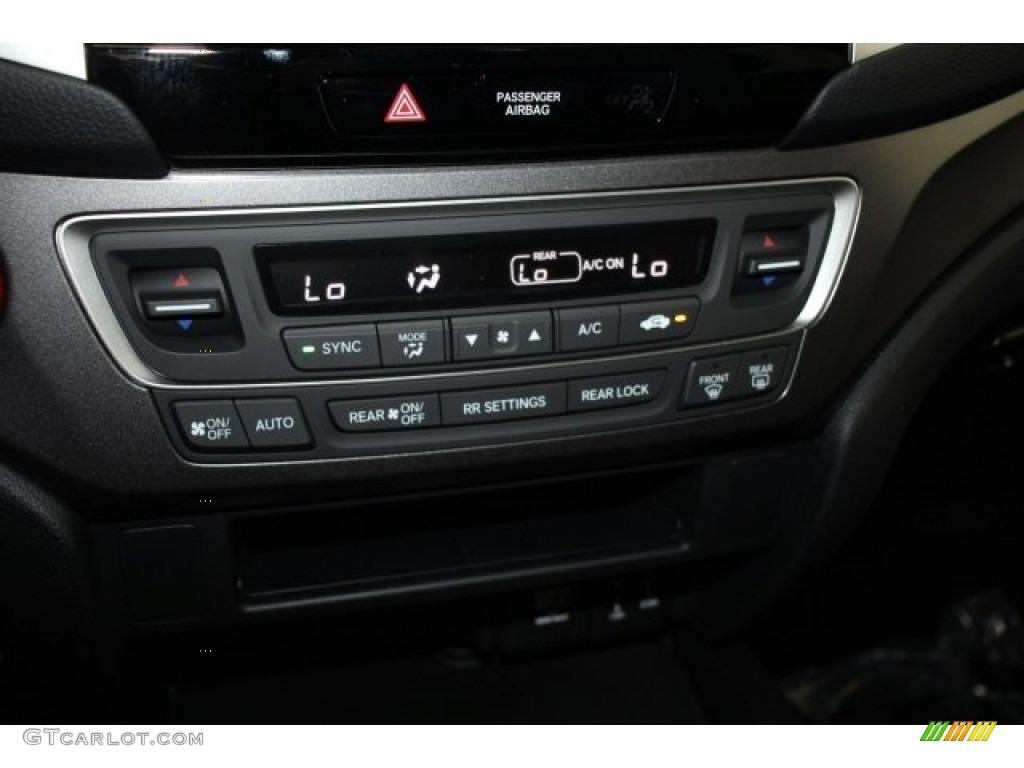 2018 Honda Pilot EX Controls Photo #124711996