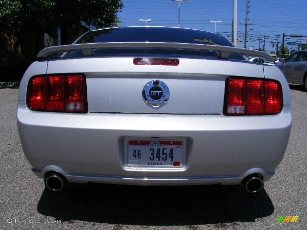 2006 Mustang GT Premium Coupe - Satin Silver Metallic / Dark Charcoal photo #4