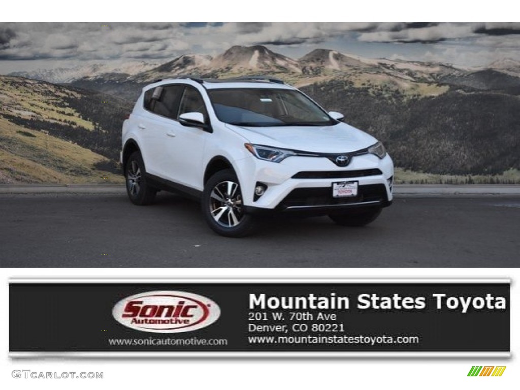 2018 RAV4 XLE AWD - Super White / Black photo #1