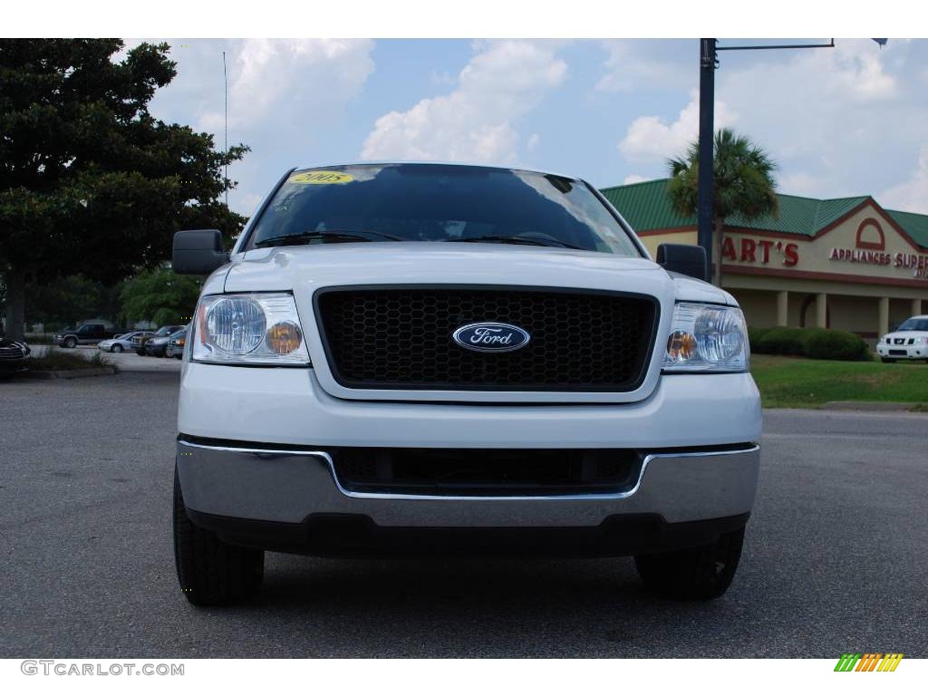 2005 F150 XLT SuperCrew - Oxford White / Tan photo #35