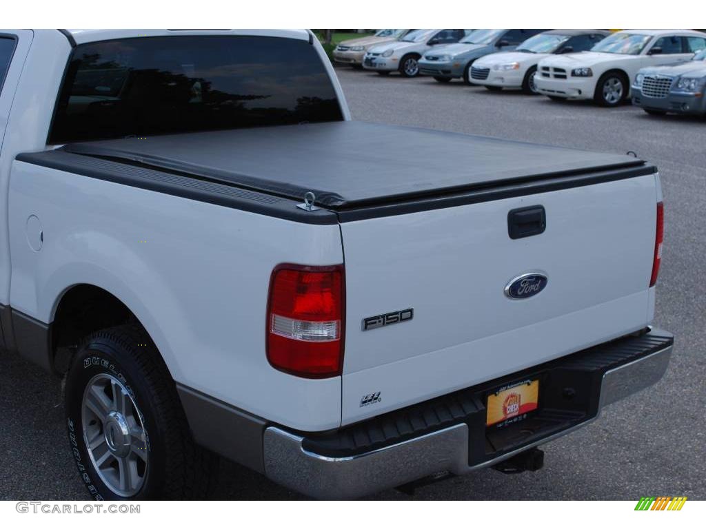 2005 F150 XLT SuperCrew - Oxford White / Tan photo #39