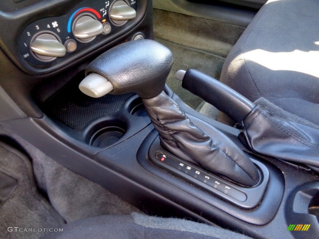 2004 Grand Am SE Sedan - Black / Dark Pewter photo #14