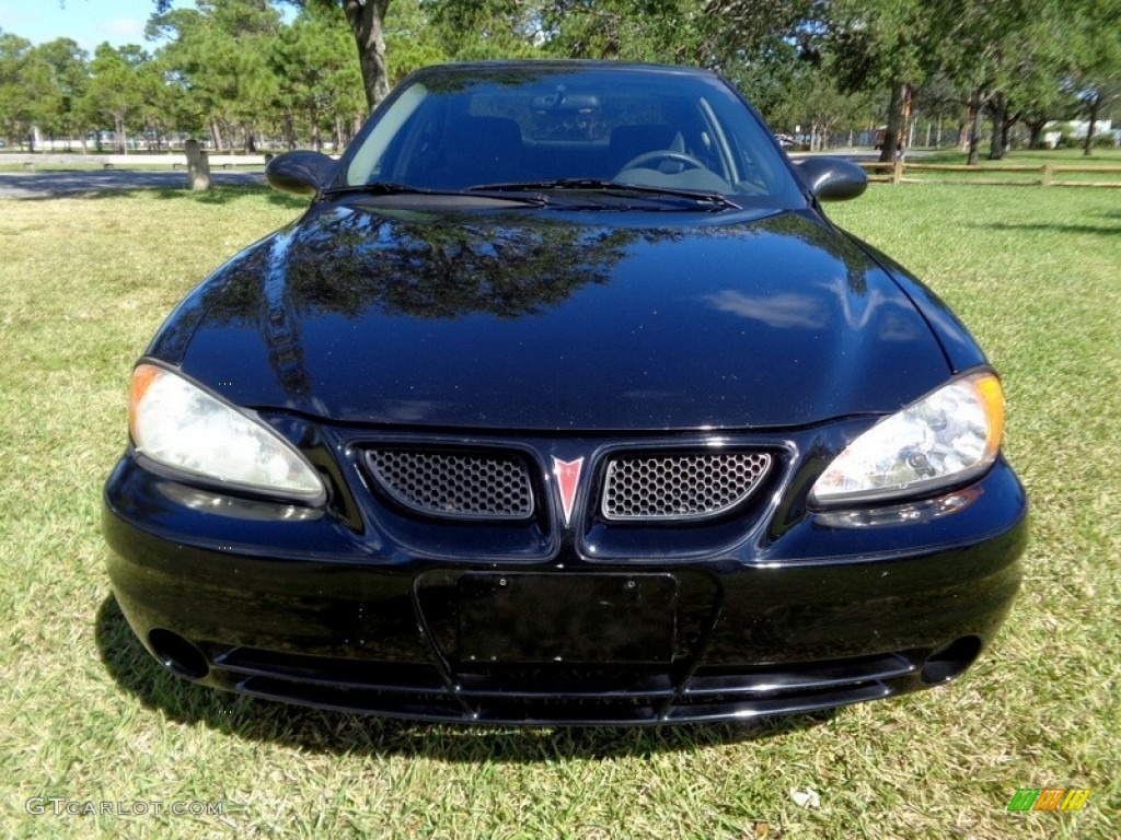 2004 Grand Am SE Sedan - Black / Dark Pewter photo #41