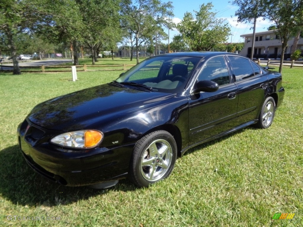 2004 Grand Am SE Sedan - Black / Dark Pewter photo #51